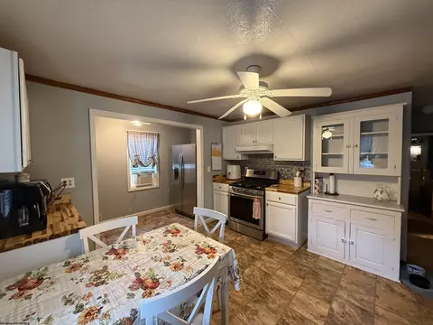 Kitchen - 262 Eakin Ave, Dailey, WV 26259 photo 2 of 5