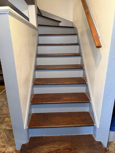 Entry Way - 262 Eakin Ave, Dailey, WV 26259 photo 3 of 5