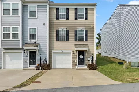 111 Tee Dr, Maidsville, WV 26541