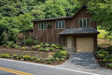 318 Harpertown Rd, Elkins, WV 26241