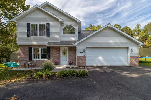 110 Patio Dr, Fairmont, WV 26554