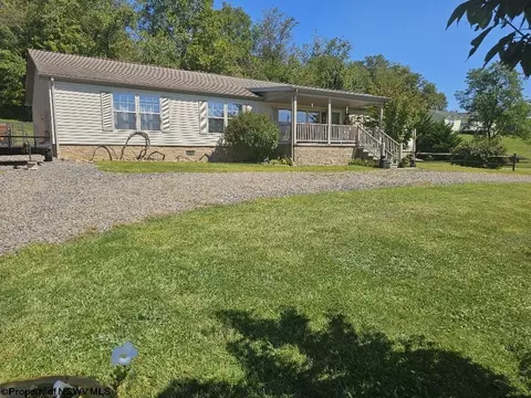 7 Paw Paw Ln, Morgantown, WV 26501