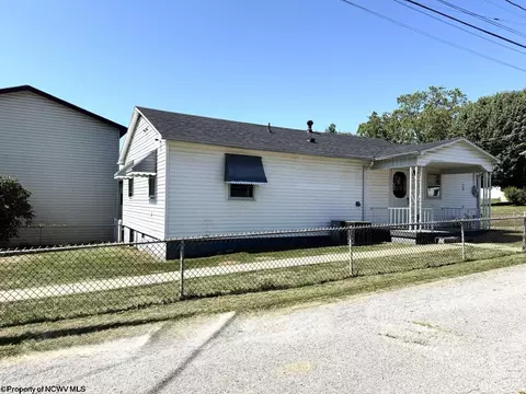1523 N 16th St, Clarksburg, WV 26301