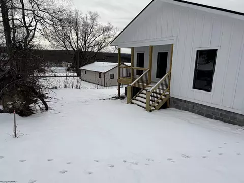 Exterior - 336 Fifth St, Davis, WV 26260 photo 5 of 8