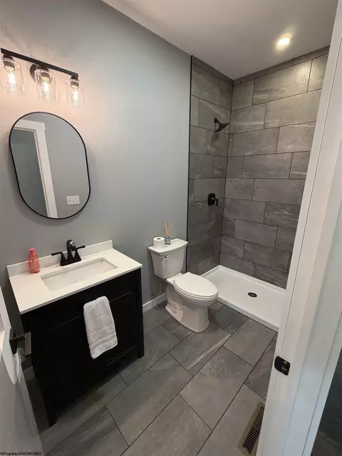 Bath - 336 Fifth St, Davis, WV 26260 photo 4 of 5