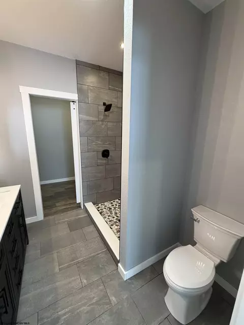 Bath - 336 Fifth St, Davis, WV 26260 photo 3 of 5