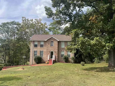 2306 Magnolia Dr, Fairmont, WV 26554