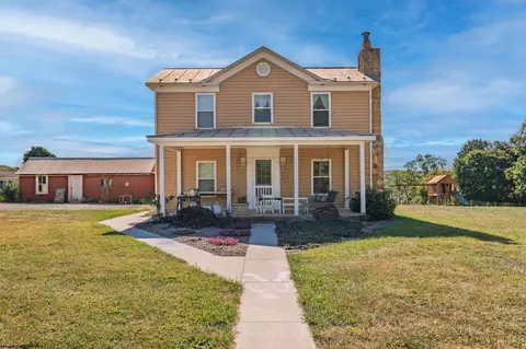 527 Offutt School Rd, Augusta, WV 26704