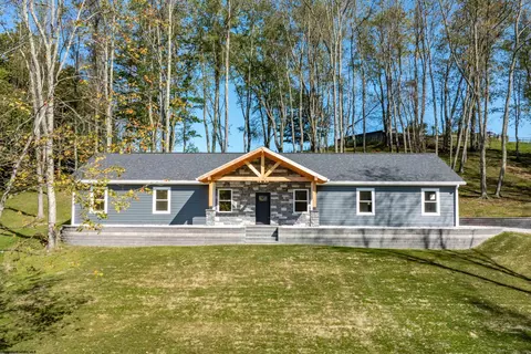 8 Wapiti Ln, Morgantown, WV 26501