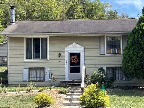 928 N Main Ave, Weston, WV 26452
