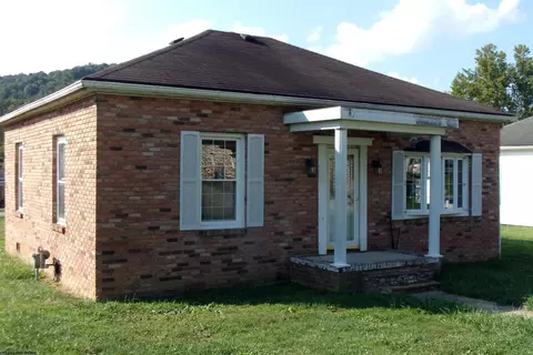 14 Canary St, Worthington, WV 26591