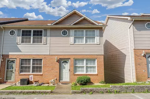 25 Hannah Ln, Morgantown, WV 26505