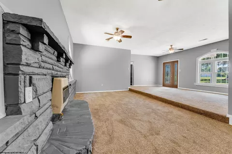 Living - 104 Mountainview Rd, Morgantown, WV 26508 photo 6 of 8