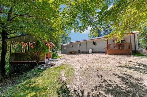 Exterior - 104 Mountainview Rd, Morgantown, WV 26508 photo 7 of 16