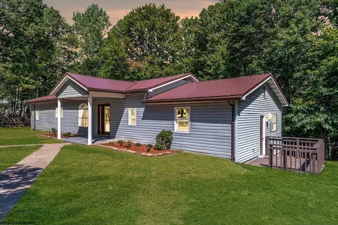 104 Mountainview Rd, Morgantown, WV 26508