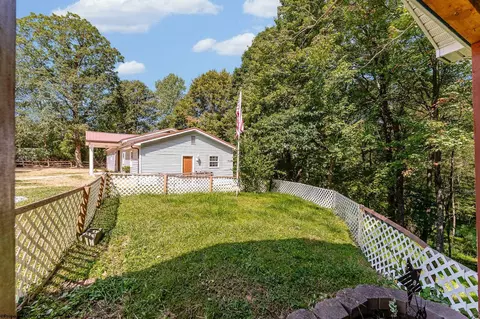 Exterior - 104 Mountainview Rd, Morgantown, WV 26508 photo 13 of 16