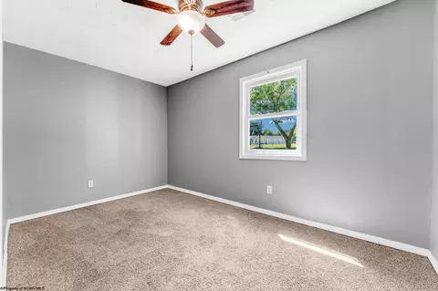 Bedroom - 104 Mountainview Rd, Morgantown, WV 26508 photo 5 of 5