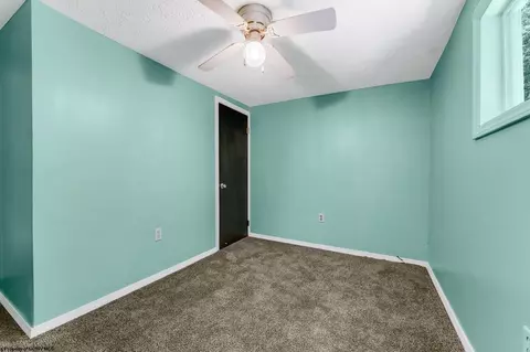 Bedroom - 104 Mountainview Rd, Morgantown, WV 26508 photo 4 of 5