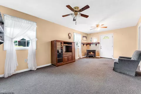 Living - 104 Mountainview Rd, Morgantown, WV 26508 photo 1 of 8