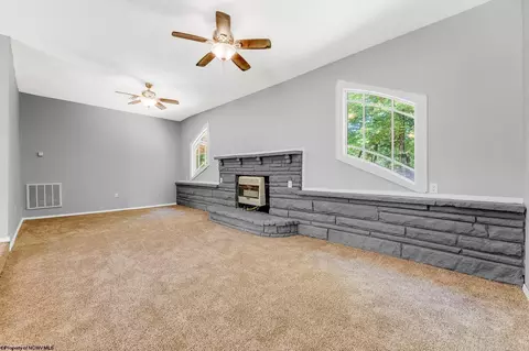 Living - 104 Mountainview Rd, Morgantown, WV 26508 photo 5 of 8
