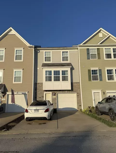 205 Birds Eye View Dr, Morgantown, WV 26501