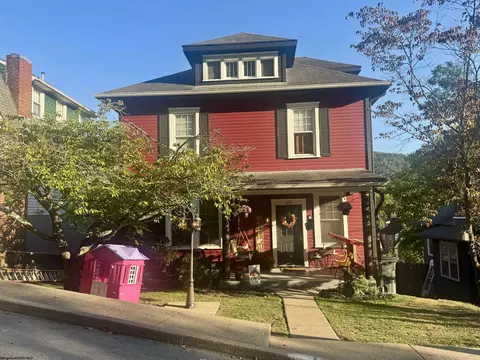 620 Center Ave, Weston, WV 26452