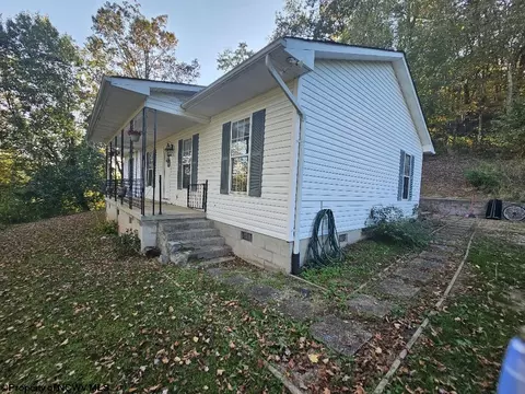307 Dunham Cut Rd, Belington, WV 26250
