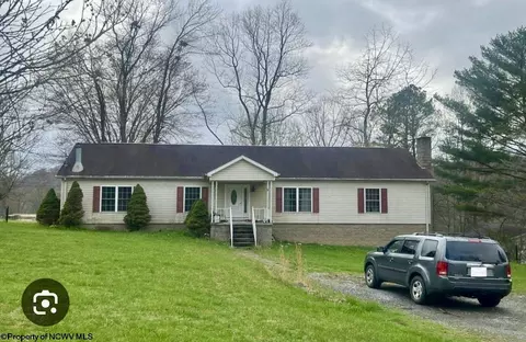 159 Sanford Rd, Fairmont, WV 26554