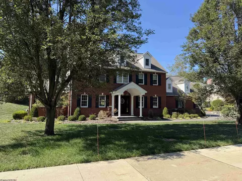 745 E Shannon Rd, Bridgeport, WV 26330