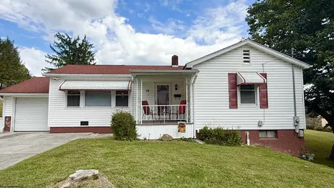 58 Clay St, Grafton, WV 26354