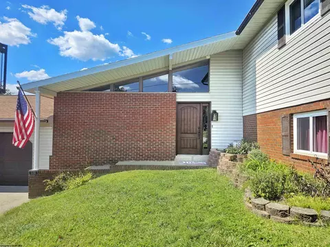 1431 Brierwood Ln, Fairmont, WV 26554