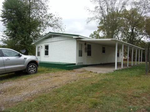 18 Cleveland Ave, Buckhannon, WV 26201