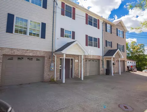 1510 Bergamont St, Morgantown, WV 26505