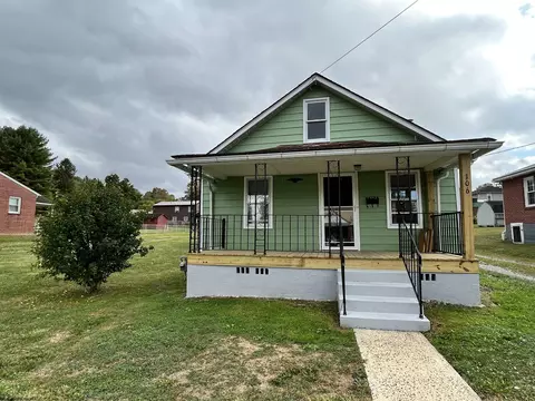 106 Orchard St, Elkins, WV 26241