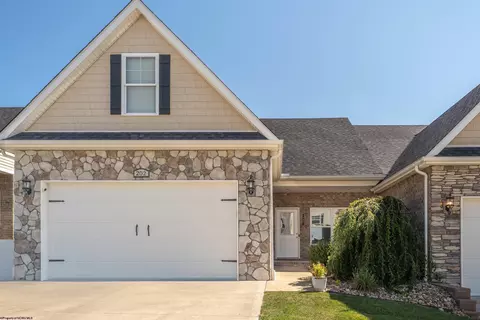 202 Red Oak Ln, Morgantown, WV 26501