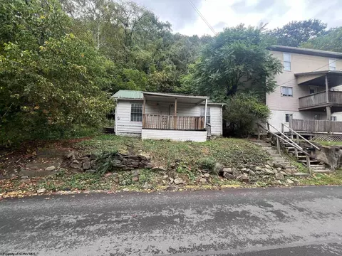 1945 Listravia Ave, Morgantown, WV 26505
