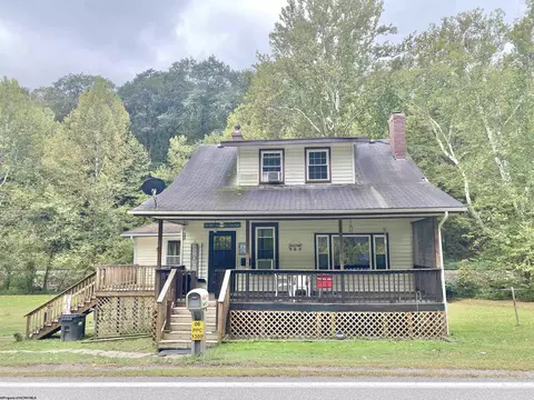 1300 Paw Paw Creek Rd, Fairview, WV 26570