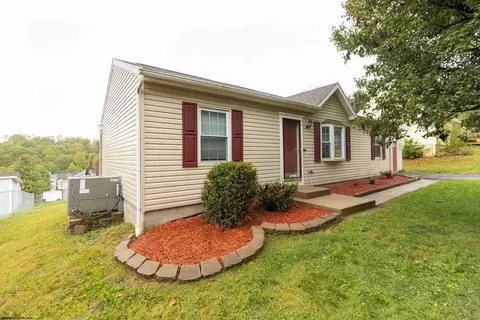 124 Stratford Dr, Bridgeport, WV 26330