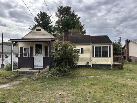 4673 Morgantown Rd, Lake Lynn, PA 15451