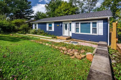 542 Cherokee Dr, Morgantown, WV 26508