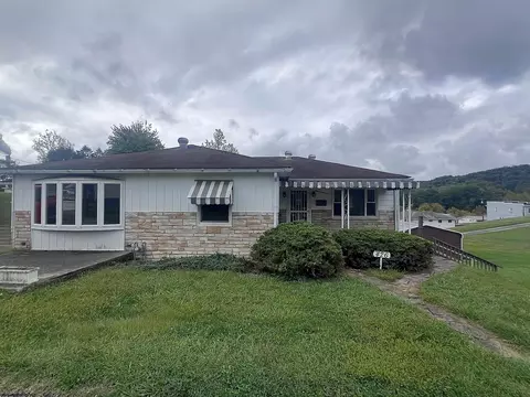 426 Vernon St, Shinnston, WV 26431