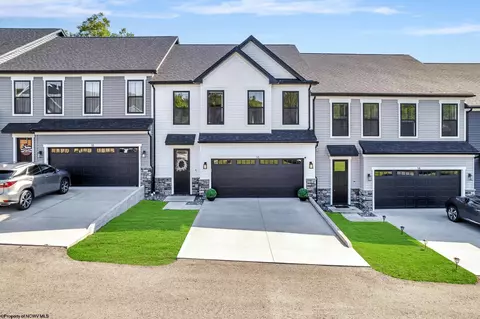 16 Reyes Ln, Morgantown, WV 26508