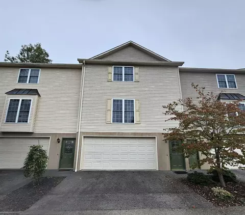 92 Clear Spring Dr, Morgantown, WV 26508