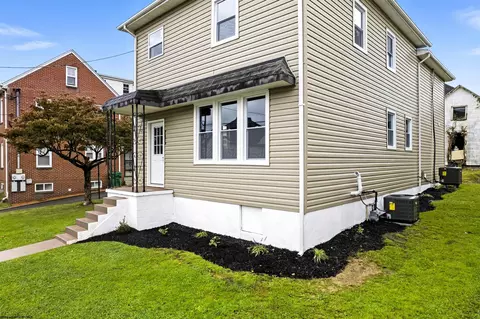 735 Mulberry Ave, Clarksburg, WV 26301