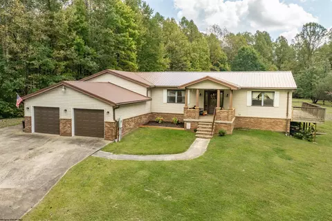 3276 Pell Rd, Kingwood, WV 26537