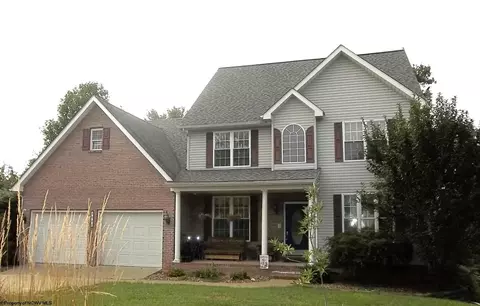 1048 Saint Ives Dr, Hurricane, WV 25526