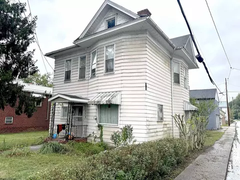 515 Court Ave, Weston, WV 26452