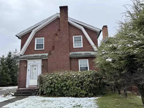 615 E Main St, Clarksburg, WV 26301