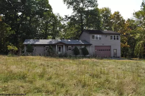 3039 Earl L Core Rd, Morgantown, WV 26508