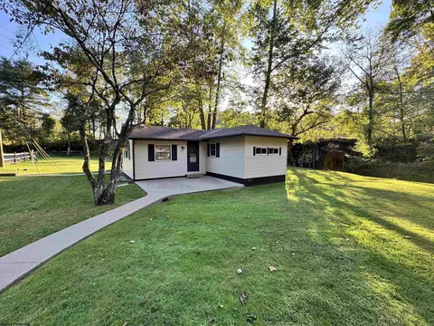 904 Pinchgut Hollow Rd, Fairmont, WV 26554